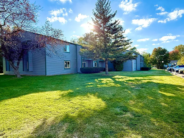 Elkhorn Village Apartments | 1 & 2 Bedroom Apartments in Elkhorn, WI Heat Included — Photo 10