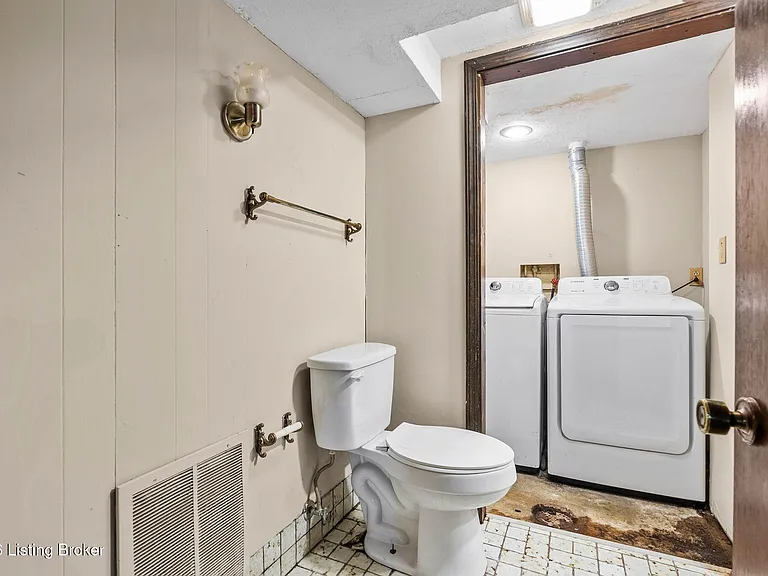 7506 Pimlico Dr — Photo 31