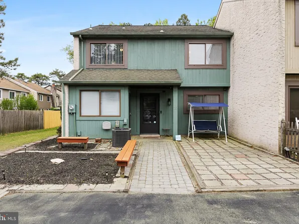 10 Queen Anne Ct, Marlton, NJ 08053