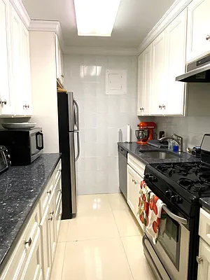 Rented by Anita Loewy, Inc | media 17