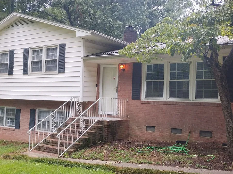1809 Pinedale Dr