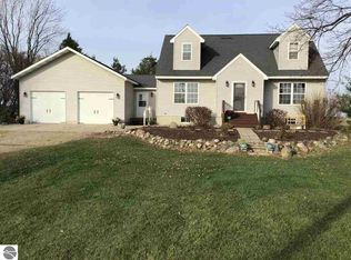 2369 E McGregor Rd, Saint Louis, MI 48880