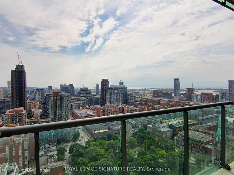 33 Lombard St #3204 — Photo 4