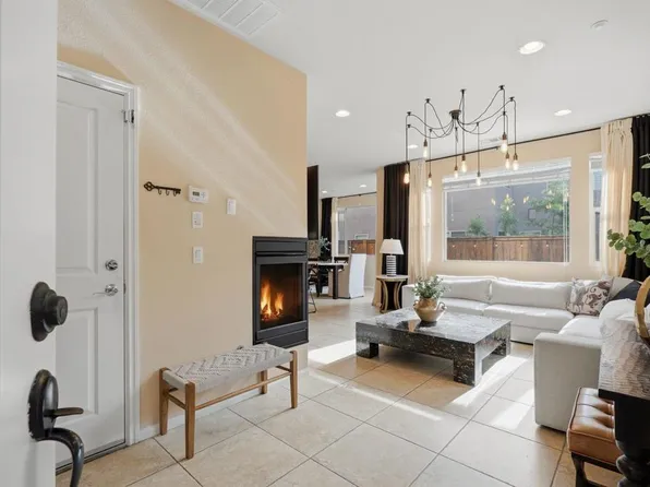 2212 Laramie Way, San Marcos, CA 92078