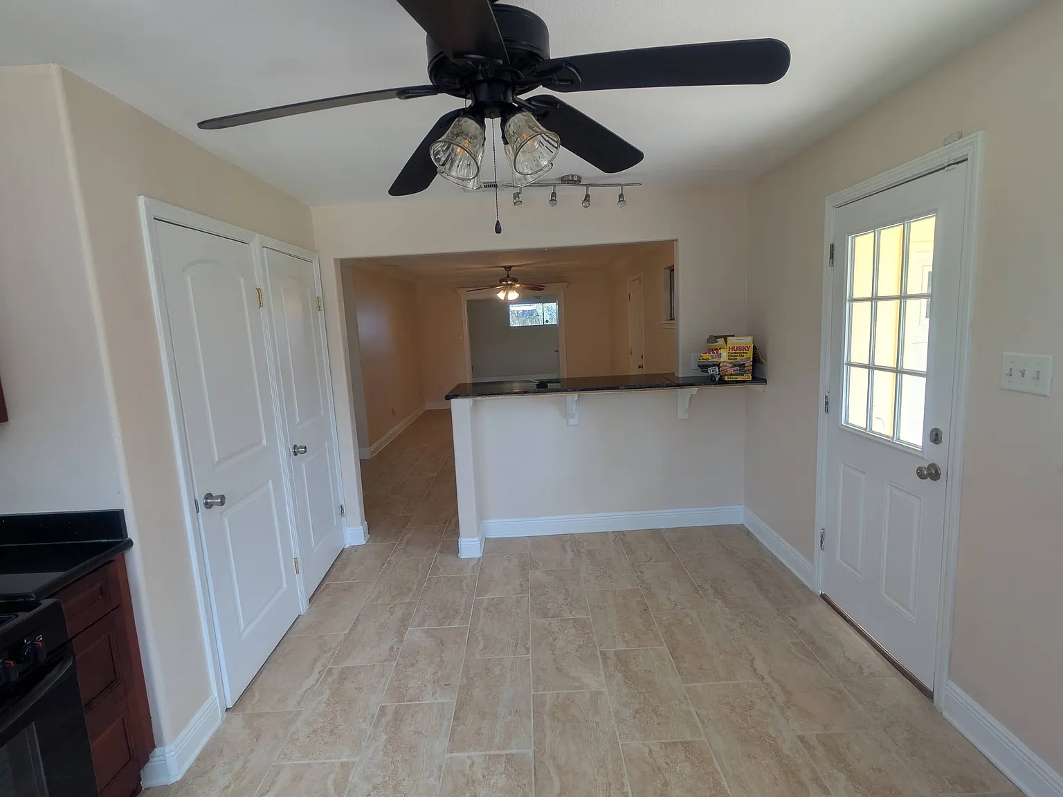 3 bed, 1630 sqft, $1,950 — Photo 2