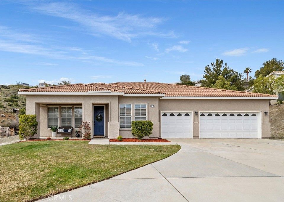 1st image of 34423 Desert Rd