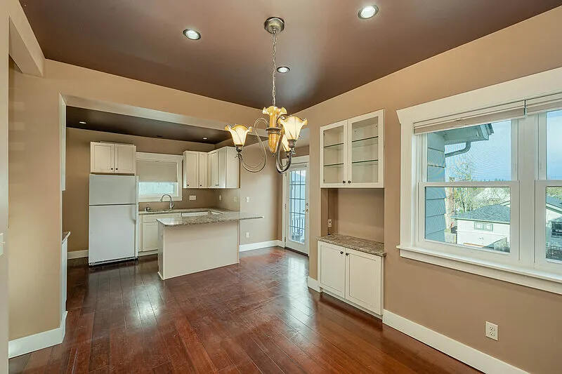 2 bed, 2.5 bath, 1860 sqft, $3,650 — Photo 2