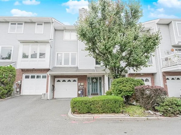 21 Flagship Cir, Staten Island, NY 10309