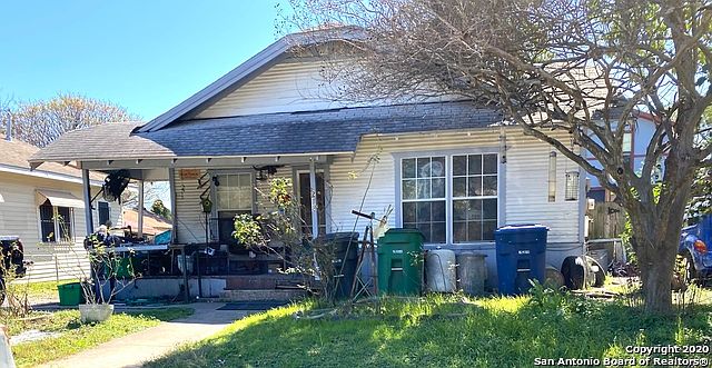 2nd image of 218 W Boyer Ave