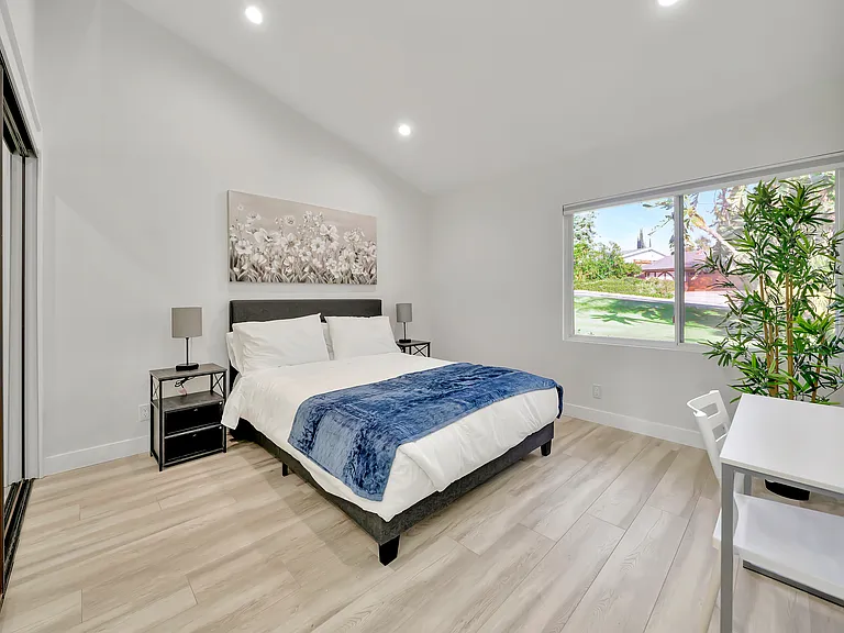 5565 Ostin Ave — Photo 37