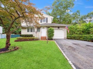 35 Nichols Rd, Nesconset, NY 11767