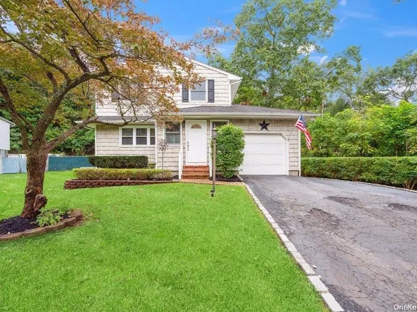 35 Nichols Road, Nesconset, NY 11767