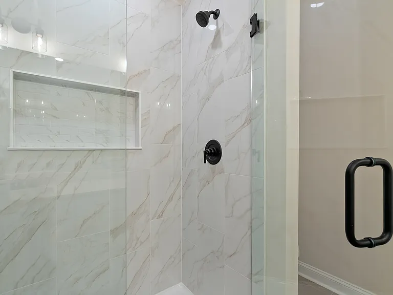 En suite bath