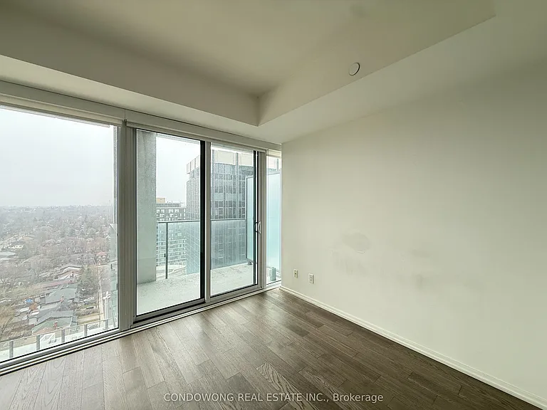 5 Soudan Ave #2112 — Photo 4