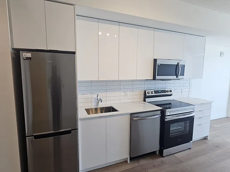 33 Erie Ave #614 — Photo 7
