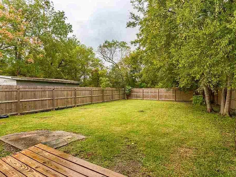 109 Sycamore St — Photo 8