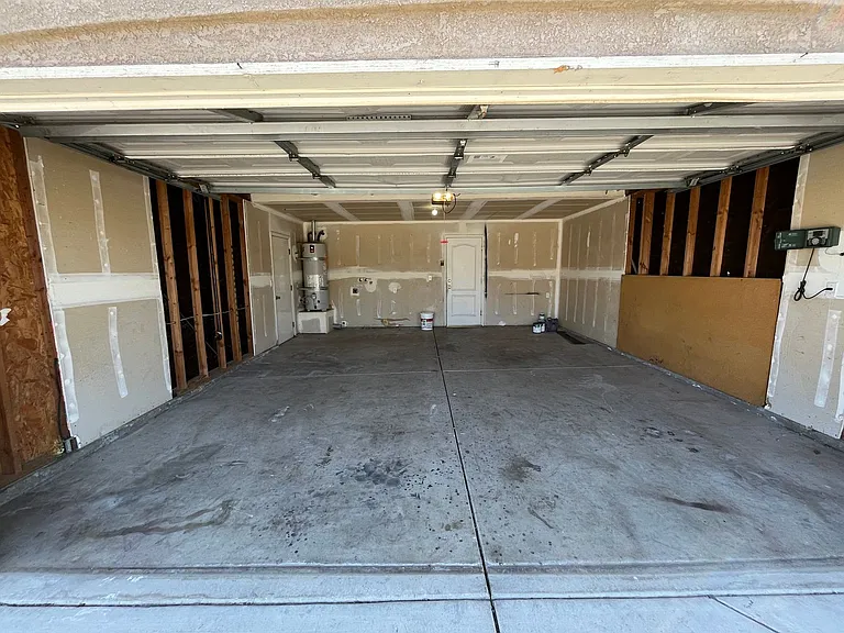 1737 W Median Ave — Photo 13