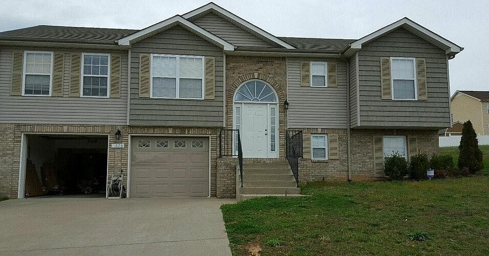 4 BEDROOM 3 BATH HOUSE