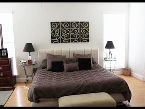 Master Bedroom (downstairs)