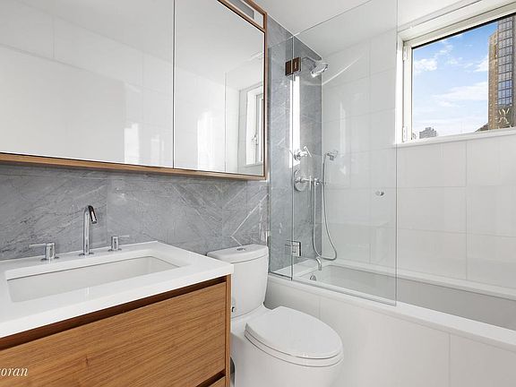5th image of 301 W 53rd St APT 21A