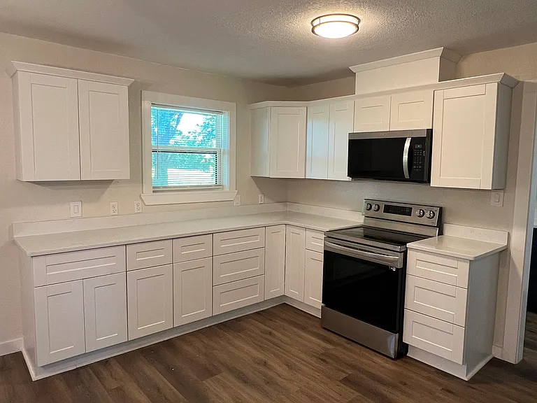 14784 FM 121 — Photo 32