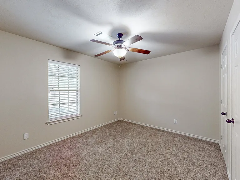 1120 Eagle Ave — Photo 17