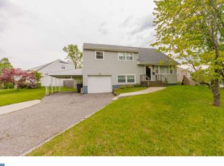 5 Pineview Ave, Berlin, NJ 08009