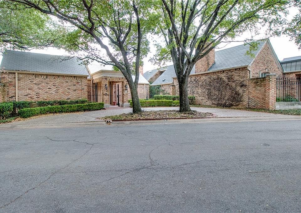 1st image of 4 Stonecourt Dr