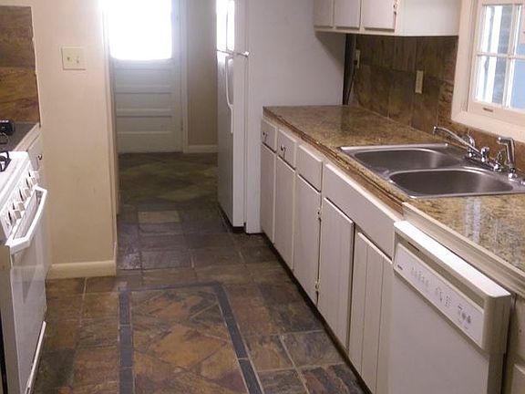 4th image of 150 Linda Ln