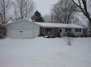 213 Avalon Dr, Columbus, WI 53925