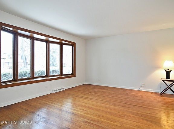 2nd image of 1429 E Gloria Dr