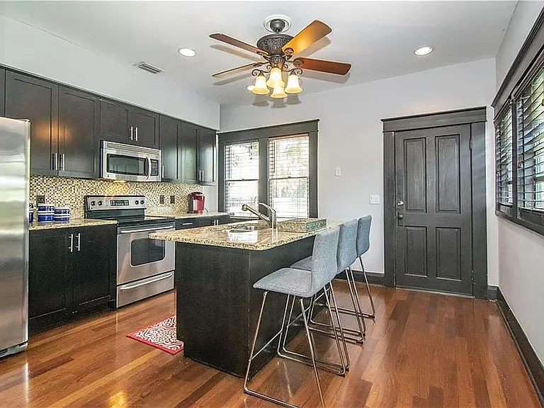 2117 Watrous Ave — Photo 14