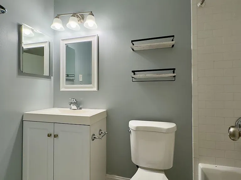 11 Warren Lodge Ct #B — Photo 10