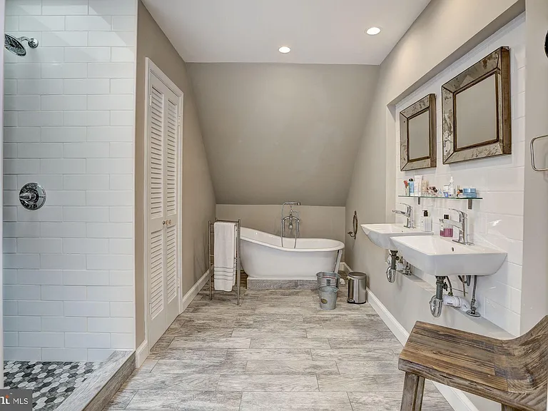 5204 Westwood Dr — Photo 29