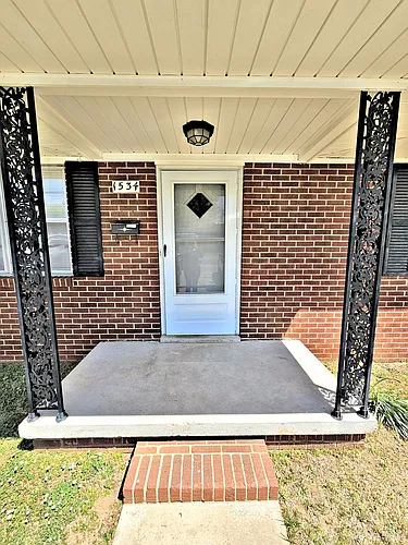 1606 N St SE Photo 1