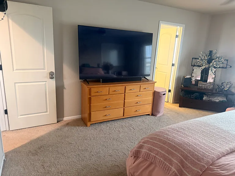 915 Maplebrook Dr — Photo 3