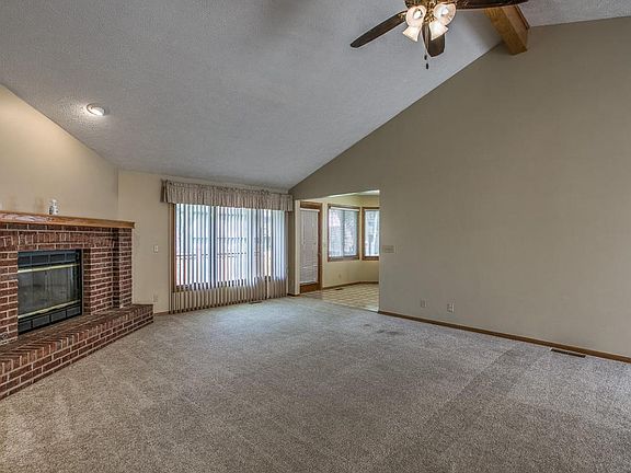 187WoodburyCr_005_web