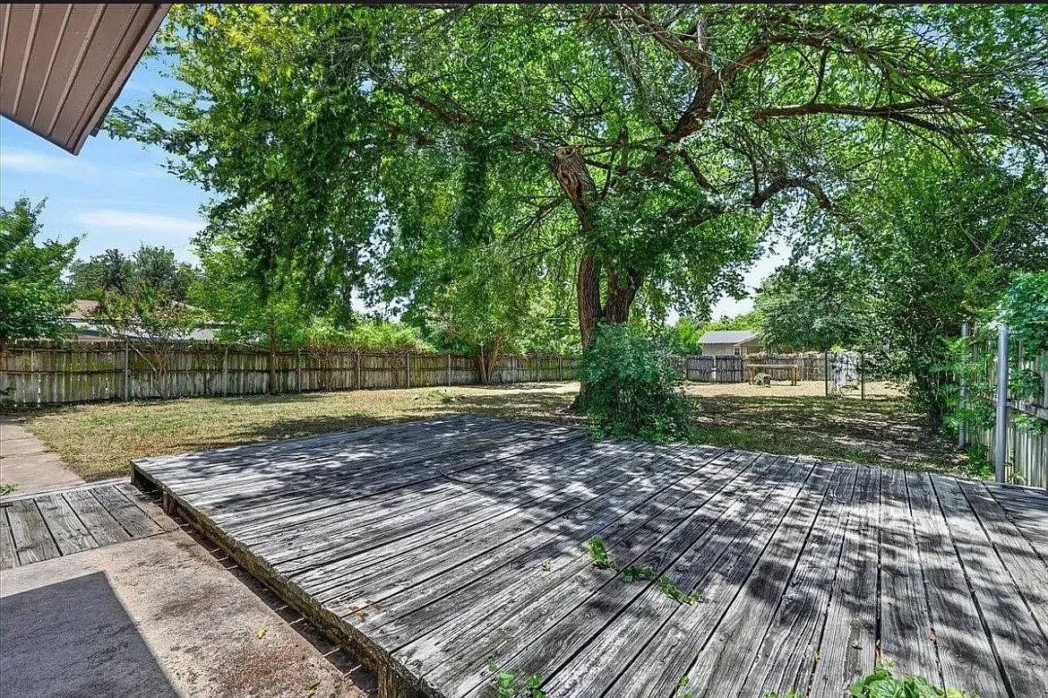 3 bed, 1232 sqft, $1,800 — Photo 4