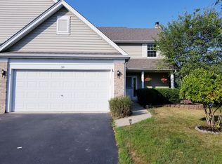 521 Northgate Cir, Oswego, IL 60543