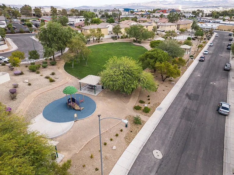791 Sunrise Crossing St — Photo 27