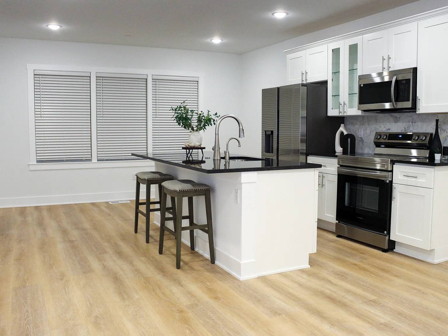 Valley Springs Apartments — Photo 3