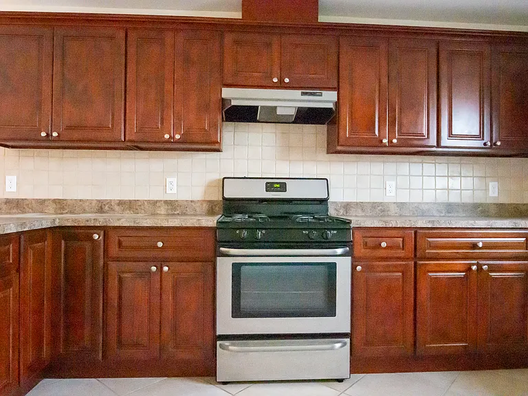 5-9 Marion Pl #3 — Photo 17