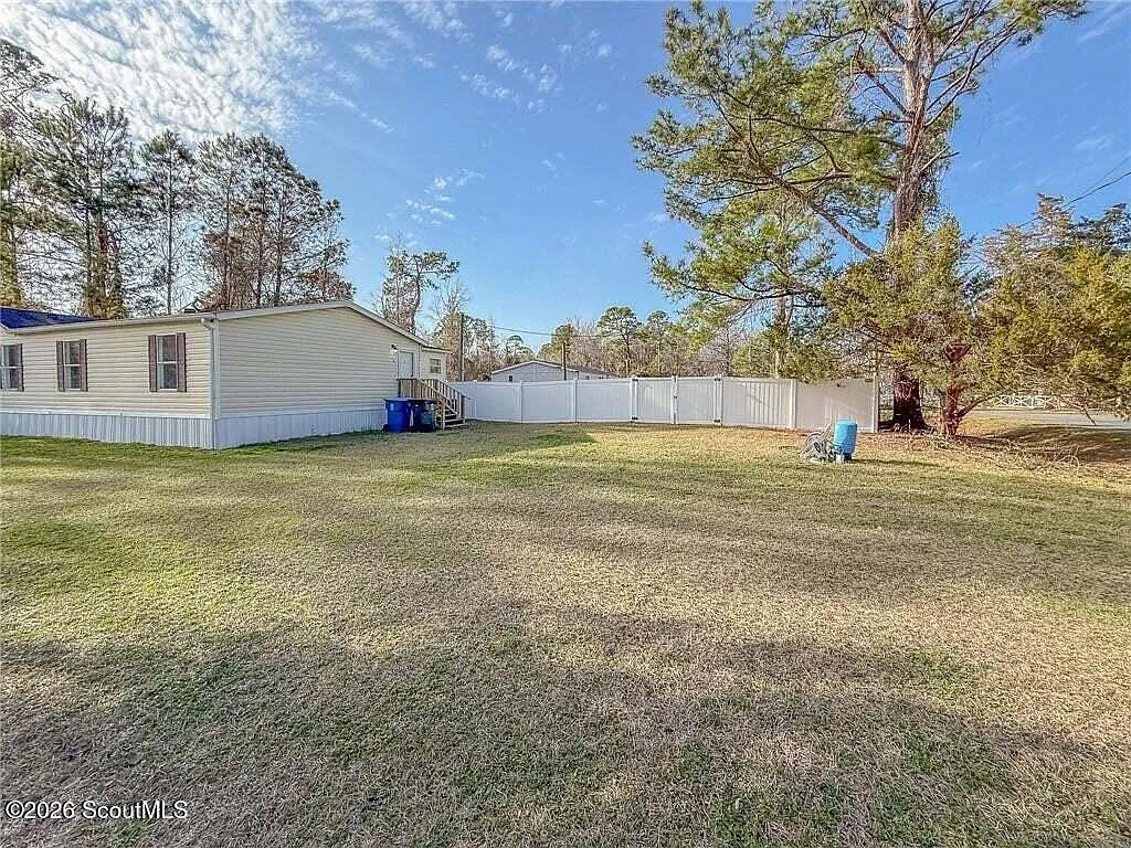 3 bed, 2.0 bath, 1344 sqft, $1,675 — Photo 3