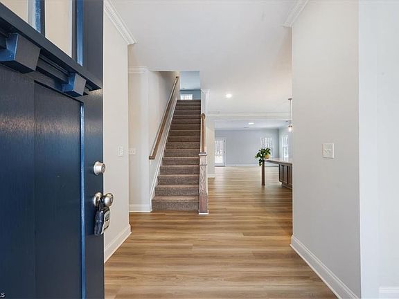5th image of 6407 Gardenview Rd #33