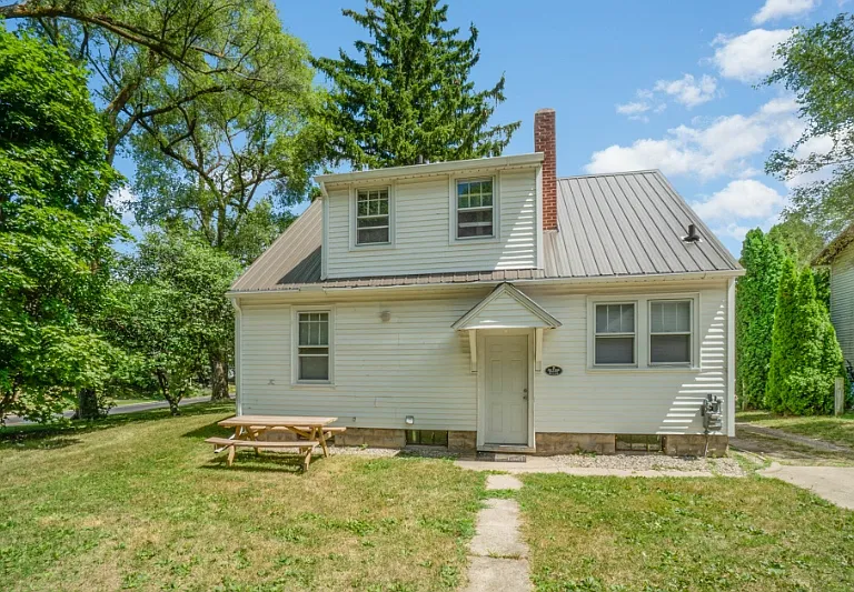 806 S Douglas St — Photo 3