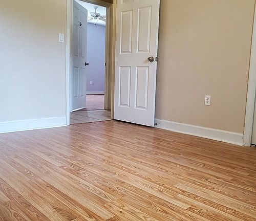4th image of 411 Lake Harris Dr