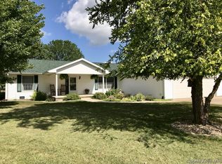 1712 Sandusky Rd, Jacksonville, IL 62650