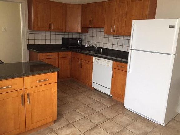 4th image of 629 33rd Ave APT 6