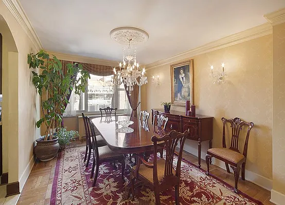 Sold by Warburg | media 3