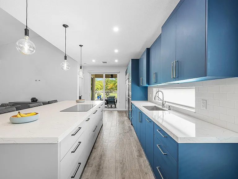 494 Enfield Ct — Photo 11